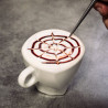 Mise en scène du stylet de latte art