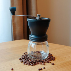 Moulin Hario Skerton Plus 100 g – Manuel & Précis | Cafés Gonéo